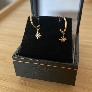 14K Yellow Gold Earrings w/Star Dangle Diamond Center
